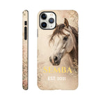 Coque iPhone personnalisée Cheval en fleurs, portrait de cheval gris entouré de fleurs sur fond beige.