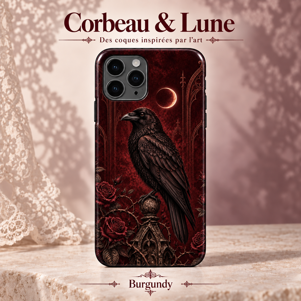 Corbeau & Lune — Burgundy — coque illustrée sur fond rose poudré et dentelle