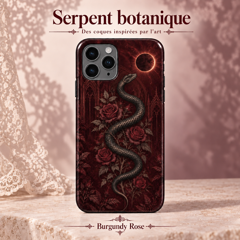 Serpent botanique — Burgundy Rose — coque illustrée sur fond rose poudré et dentelle