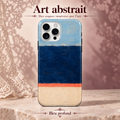 Coque iPhone Bleu profond à motif abstrait.