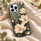 Vue de trois quarts de la coque Magnolia sauge, motif imprimé et surface lisse.