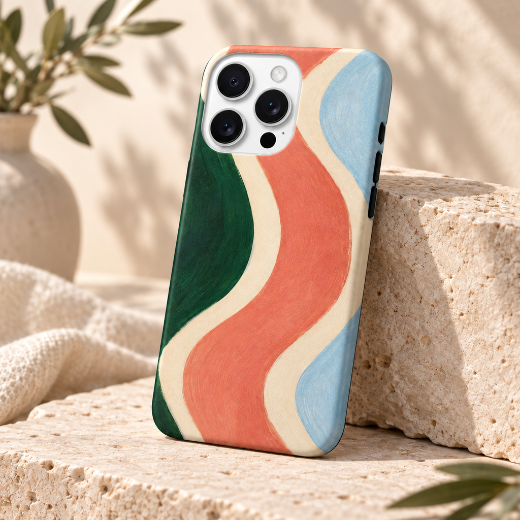 Vue de trois quarts de la coque Ondulations colorées et de son motif abstrait imprimé.