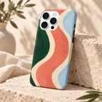 Vue de trois quarts de la coque Ondulations colorées et de son motif abstrait imprimé.