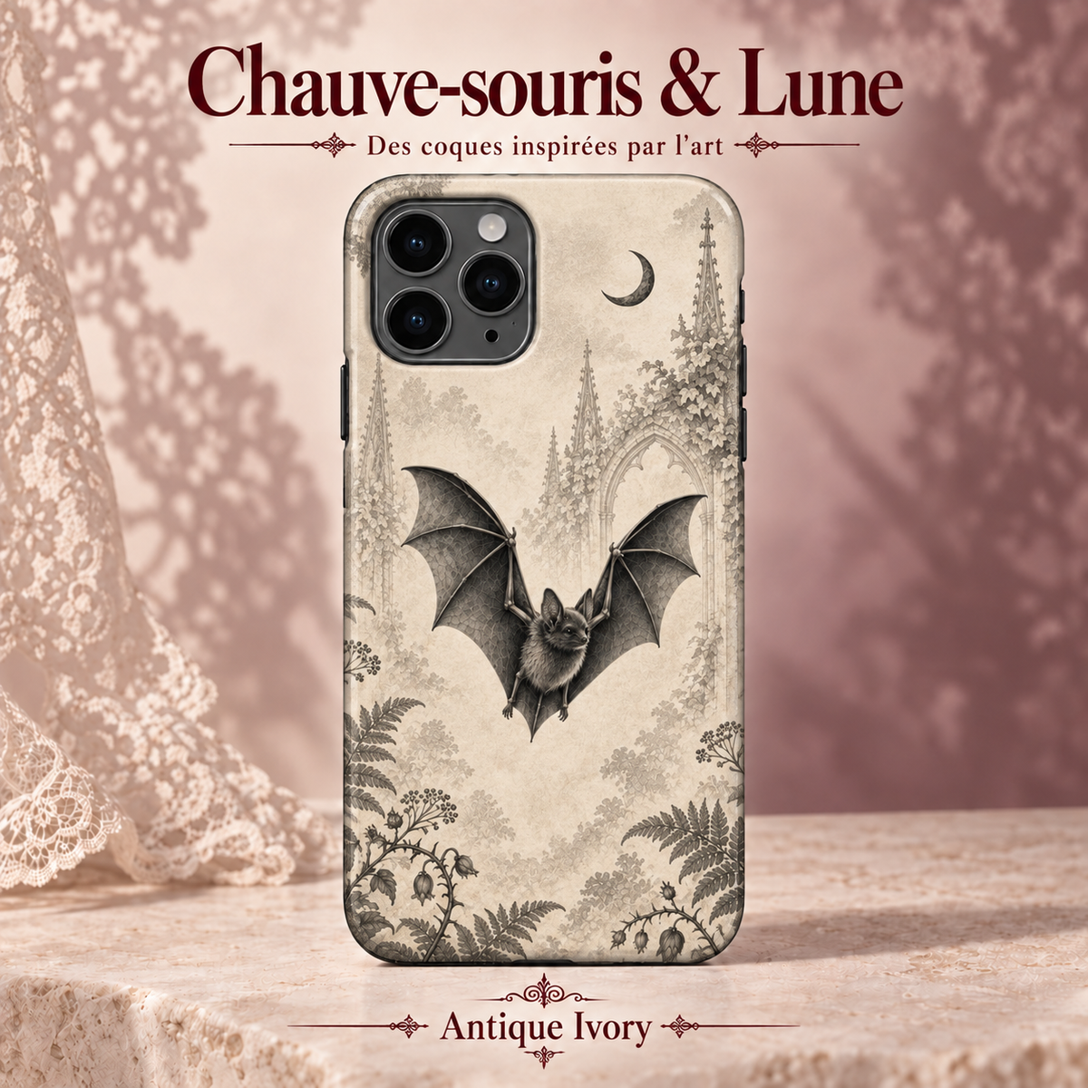 Chauve-souris & Lune — Antique Ivory — coque illustrée sur fond rose poudré et dentelle